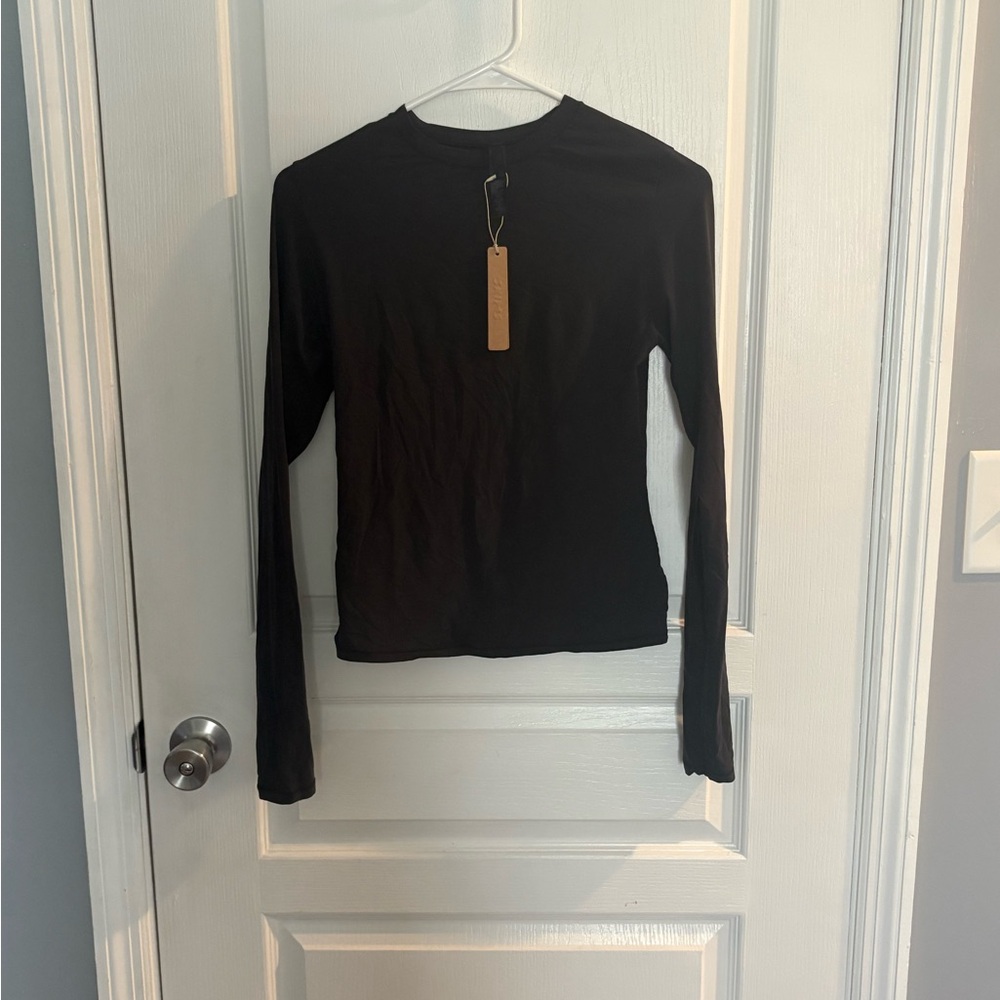 Skims Kim Kardashian Women’s Fits Everybody Long Sleeve T-shirt Medium